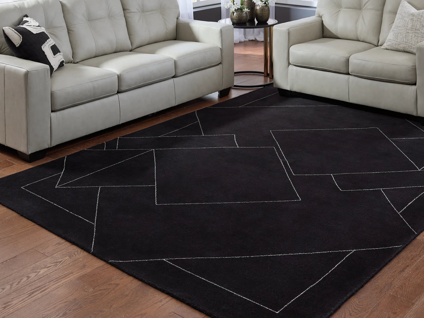 Marav - Black / White - Large Rug - 8' x 10'