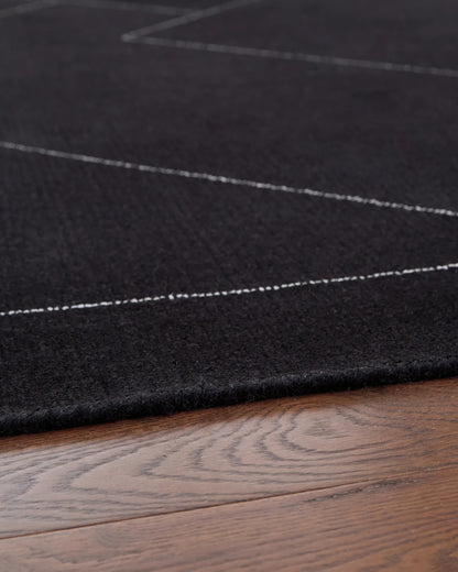 Marav - Black / White - Large Rug - 8' x 10'