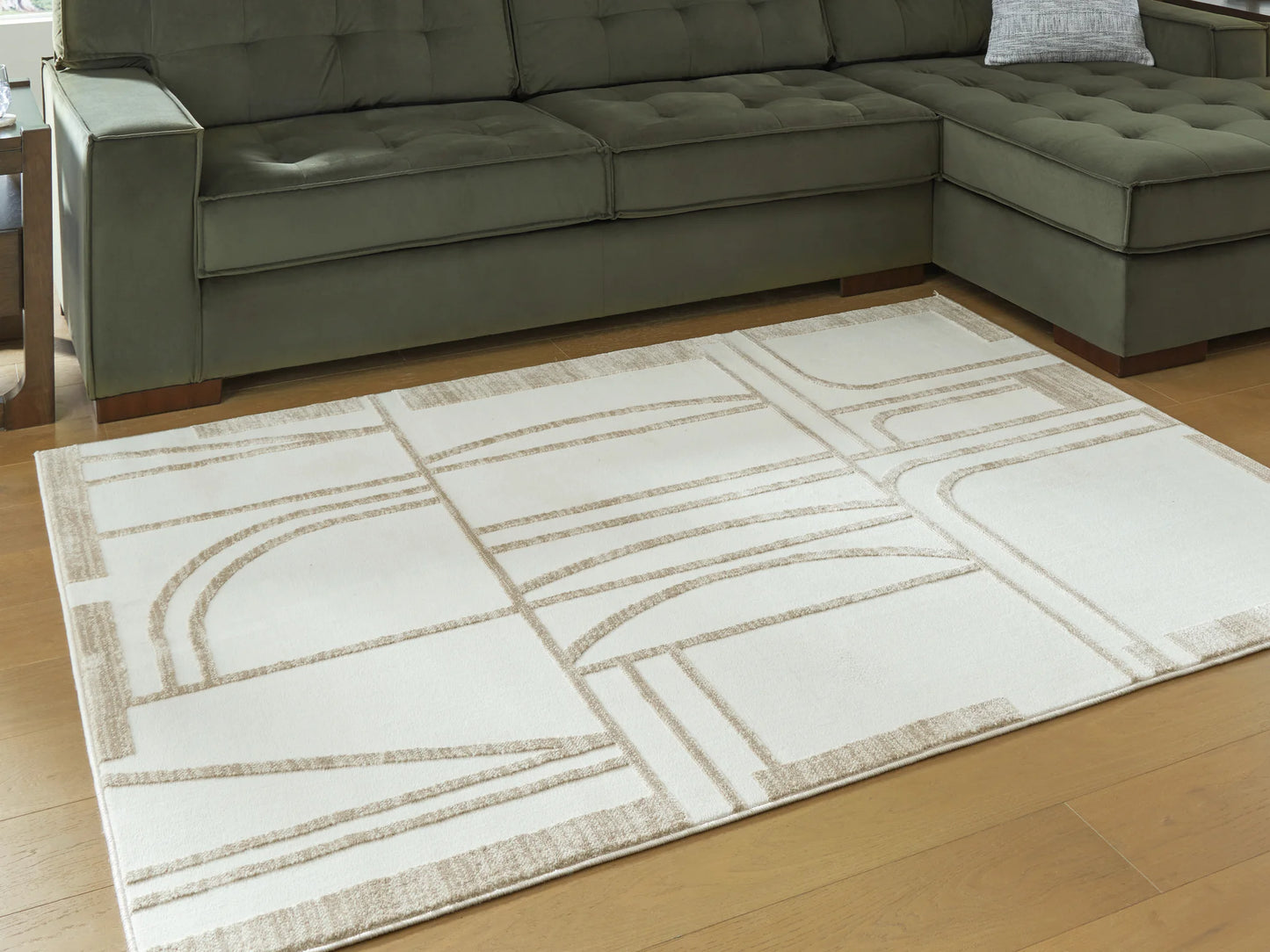 Farongrove - Ivory / Beige - Medium Rug - 5' x 7'