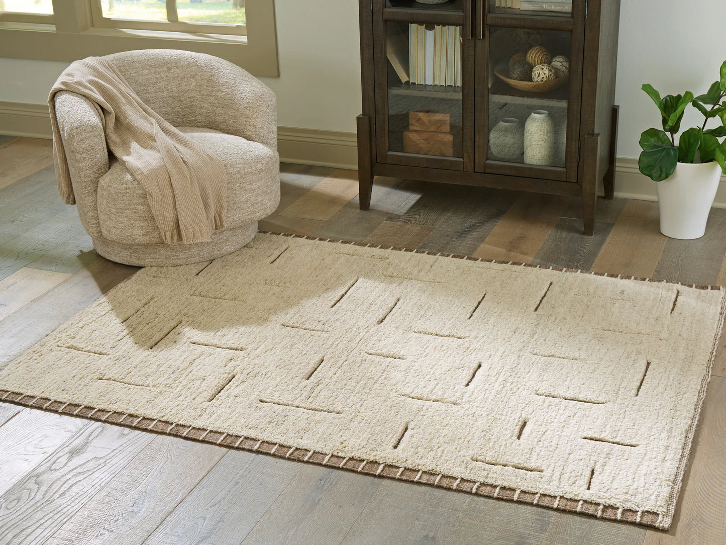 Clayman - 5' x 7' Rug - Beige / Brown