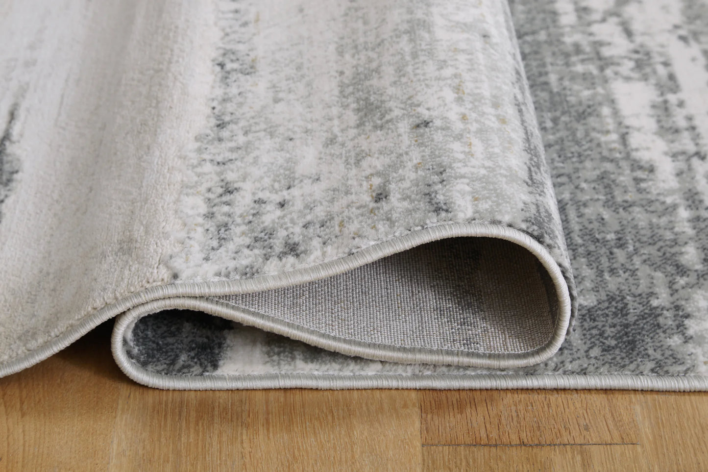Sableridge - 5' x 7' Rug - Ivory / Taupe / Camel