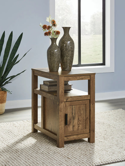 Fendenmore - Brown - Chair Side End Table