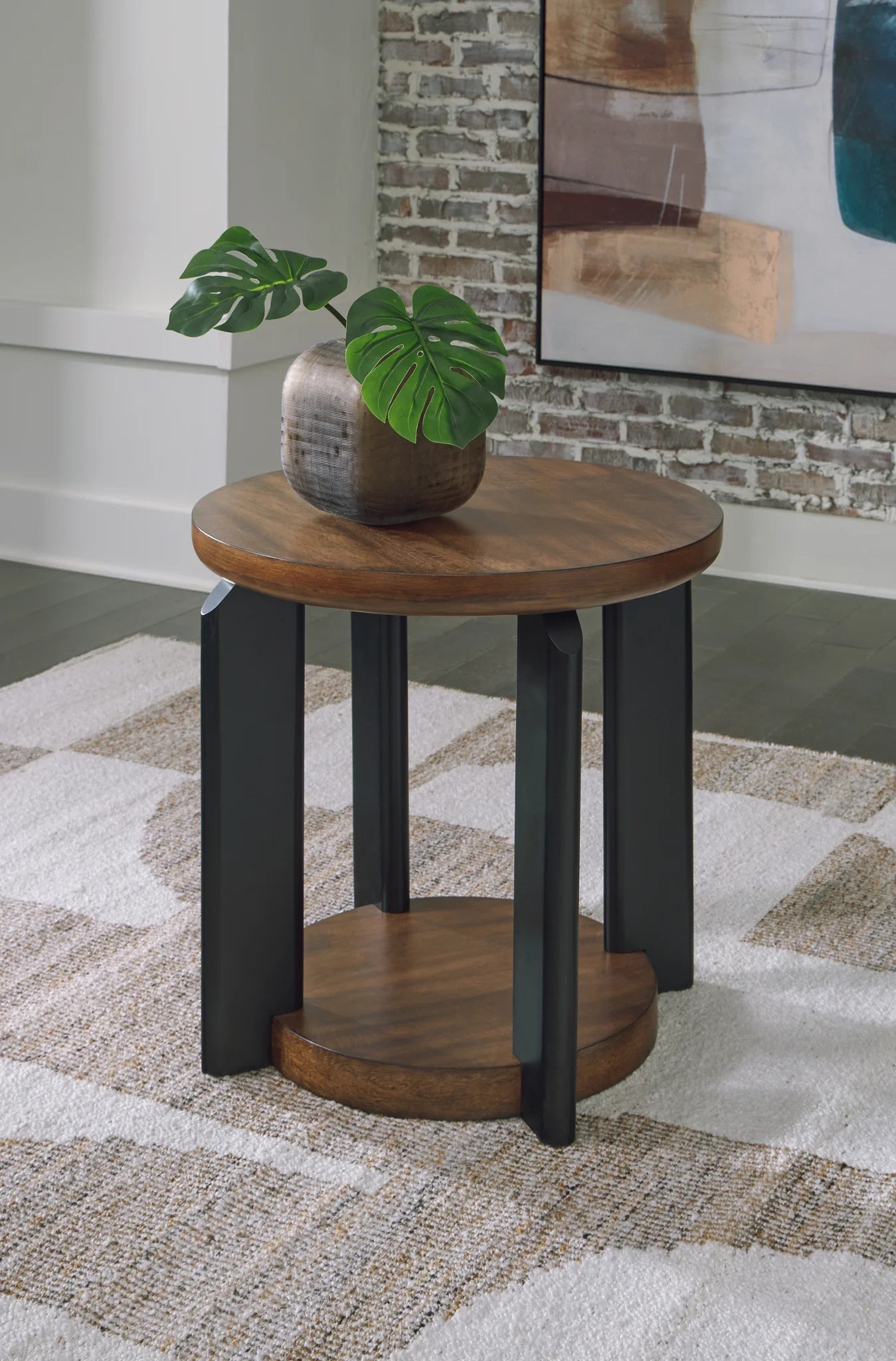 Kraeburn - Brown / Black - Round End Table