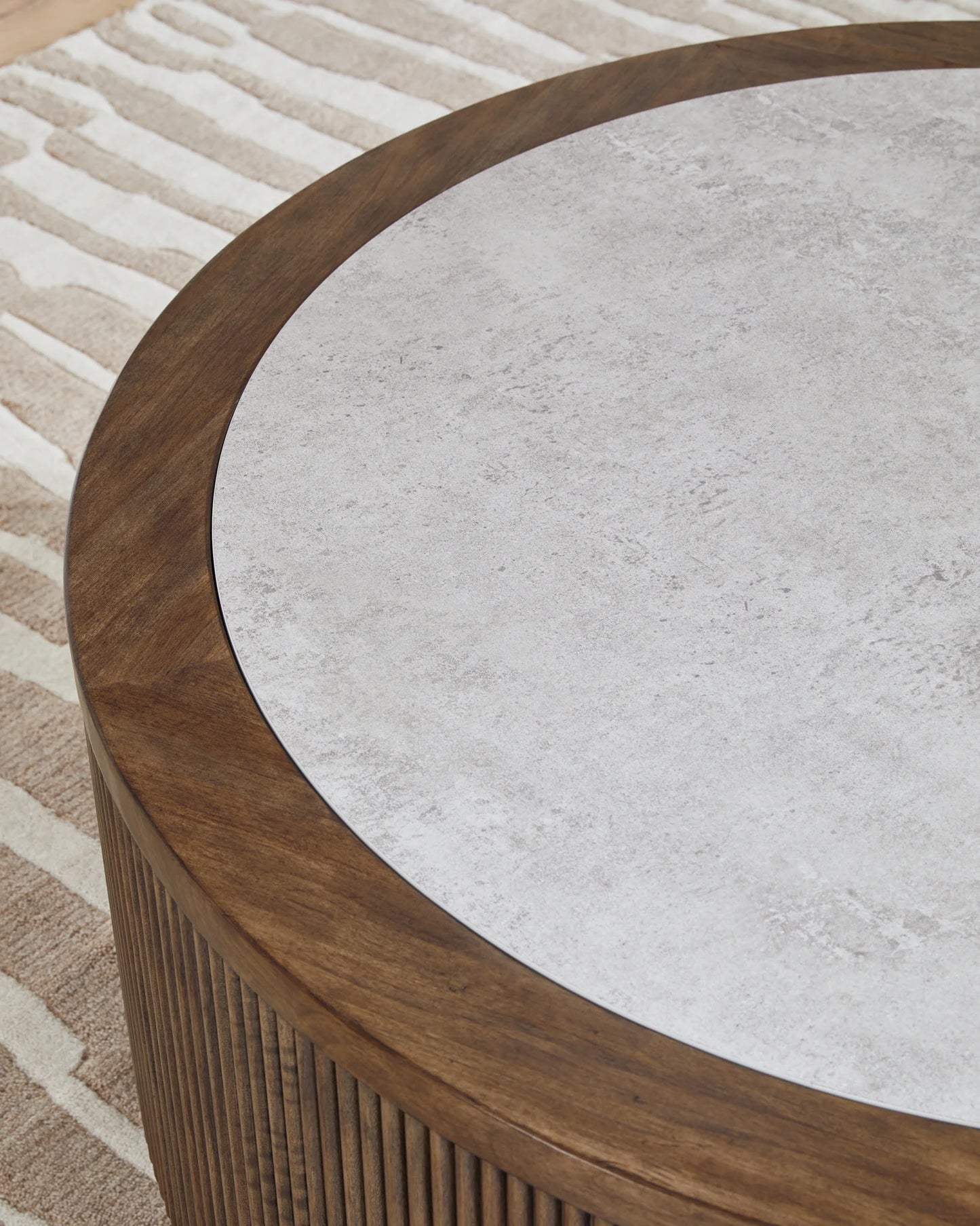 Hadonna - Round Cocktail Table - Brown