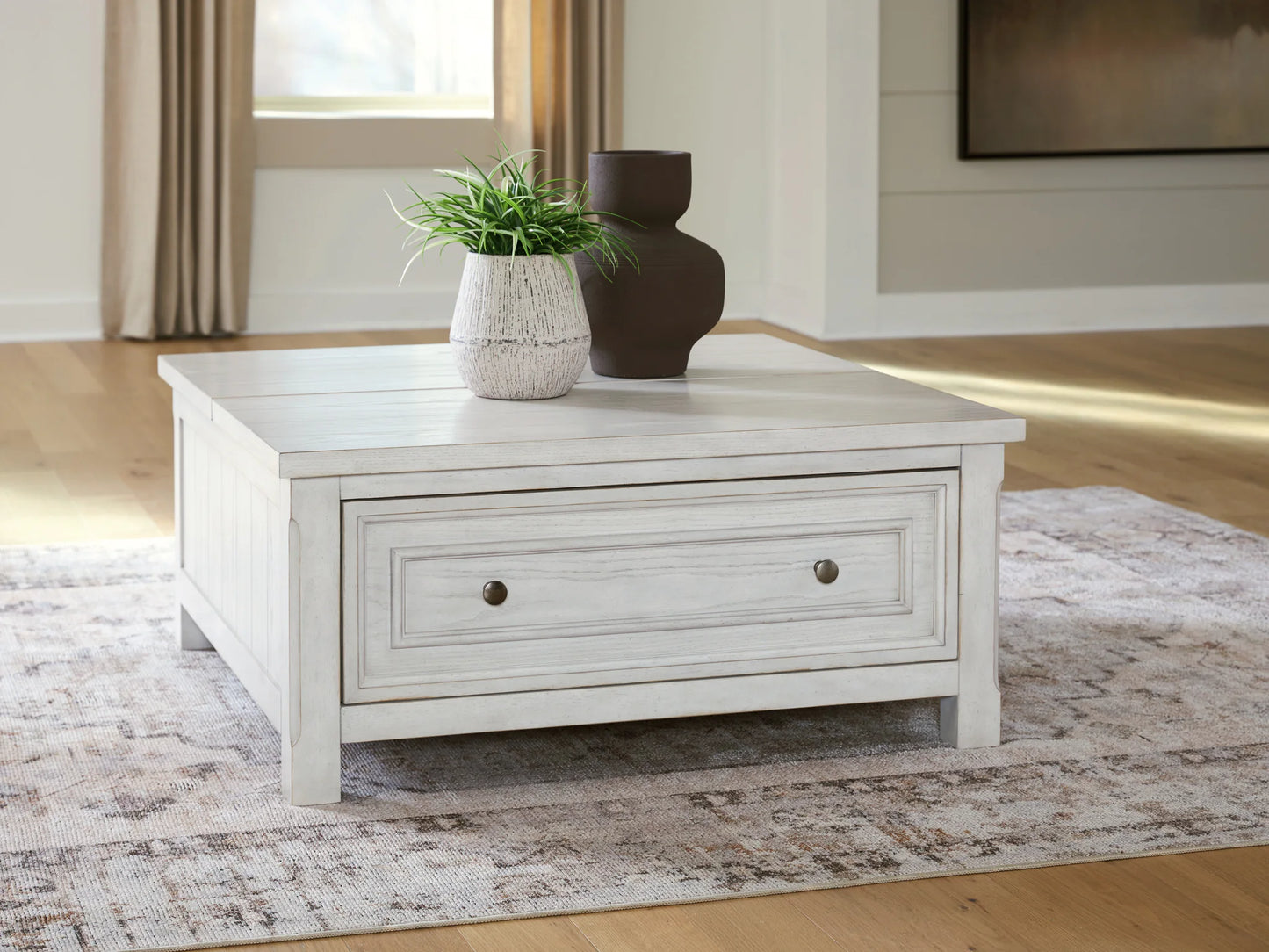 Robbinsdale - Lift Top Cocktail Table - Antique White