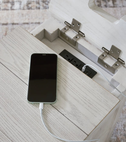 Robbinsdale - Chair Side End Table - Antique White