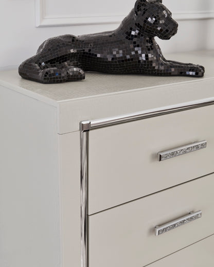 “Zyniden” Dresser