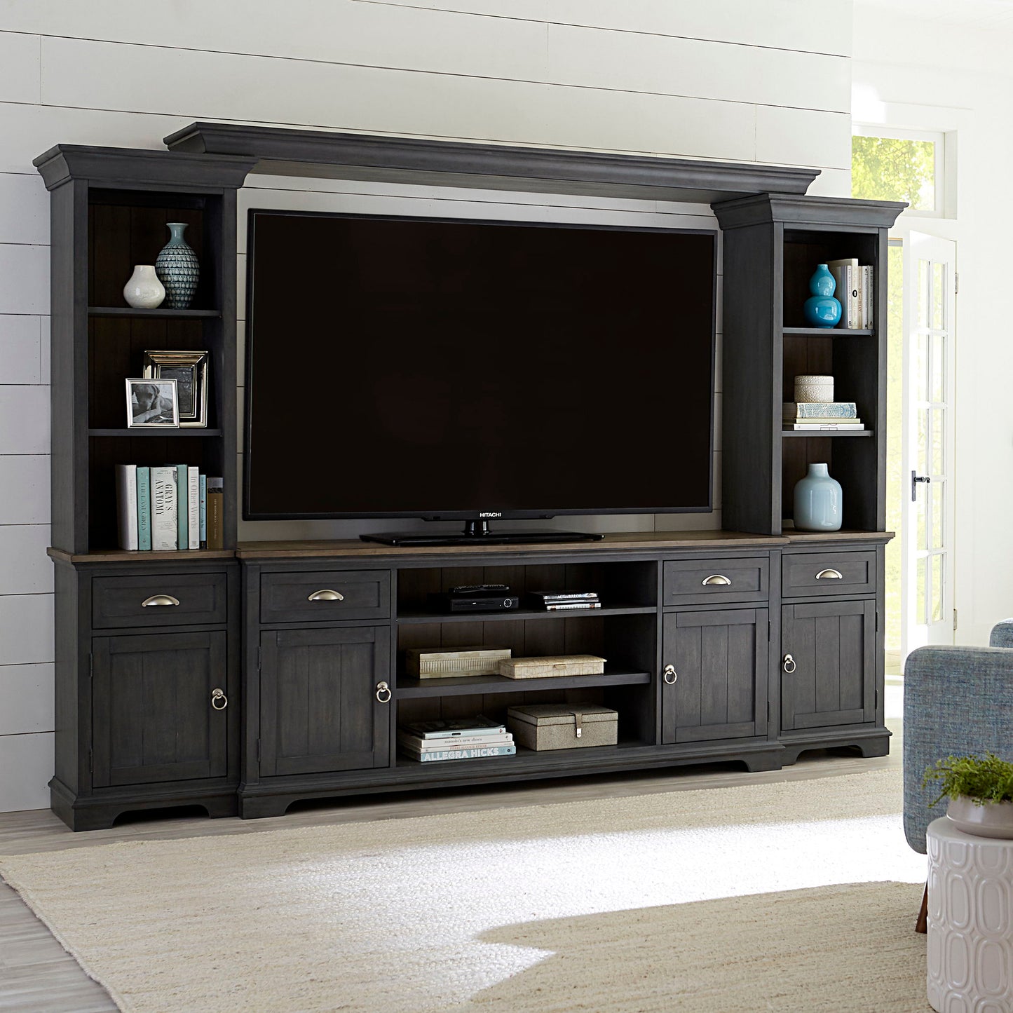 Ocean Isle - Entertainment Center With Piers - Black