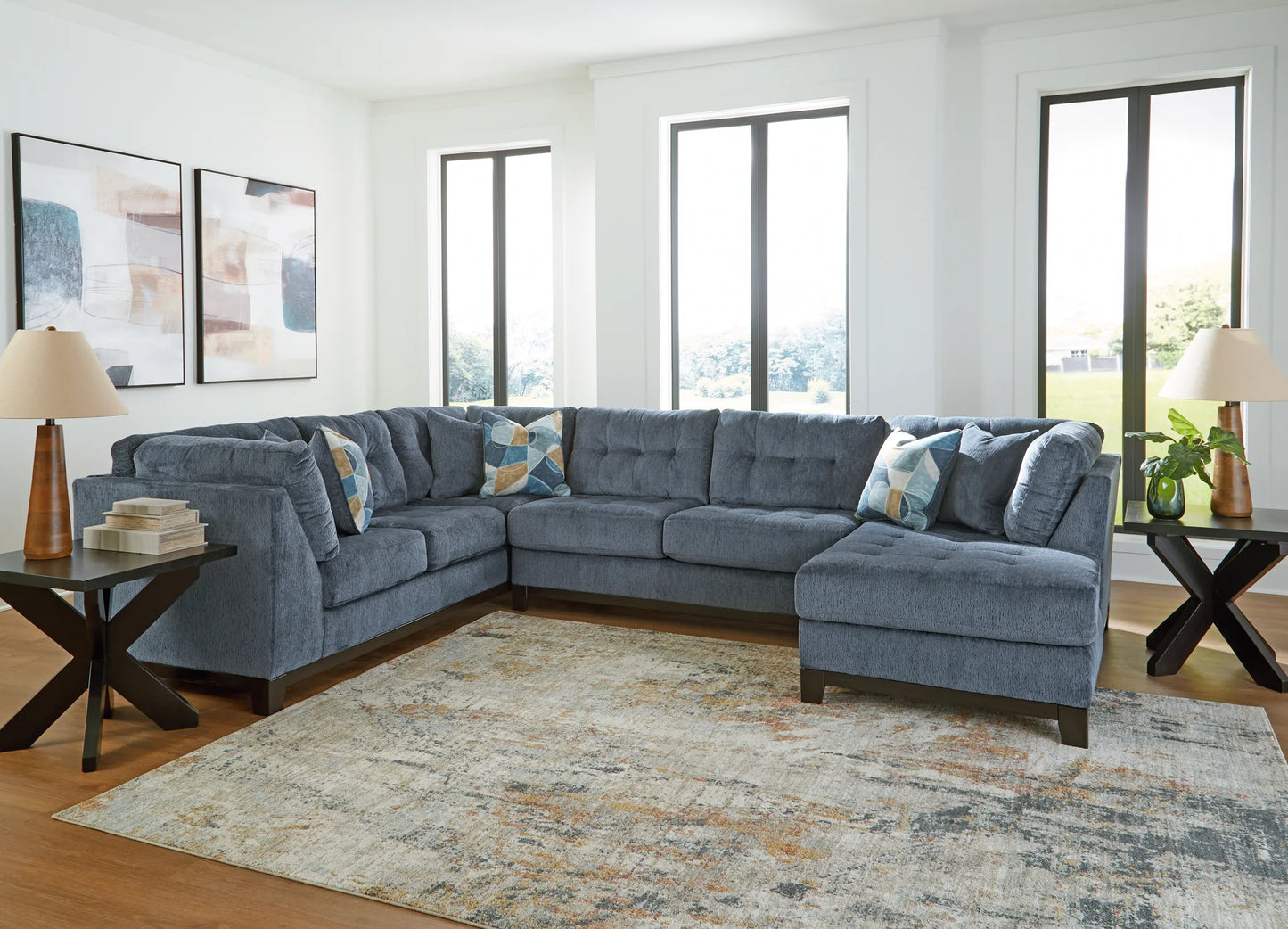 Maxon Place - Navy - 3-Piece Sectional With Raf Corner Chaise