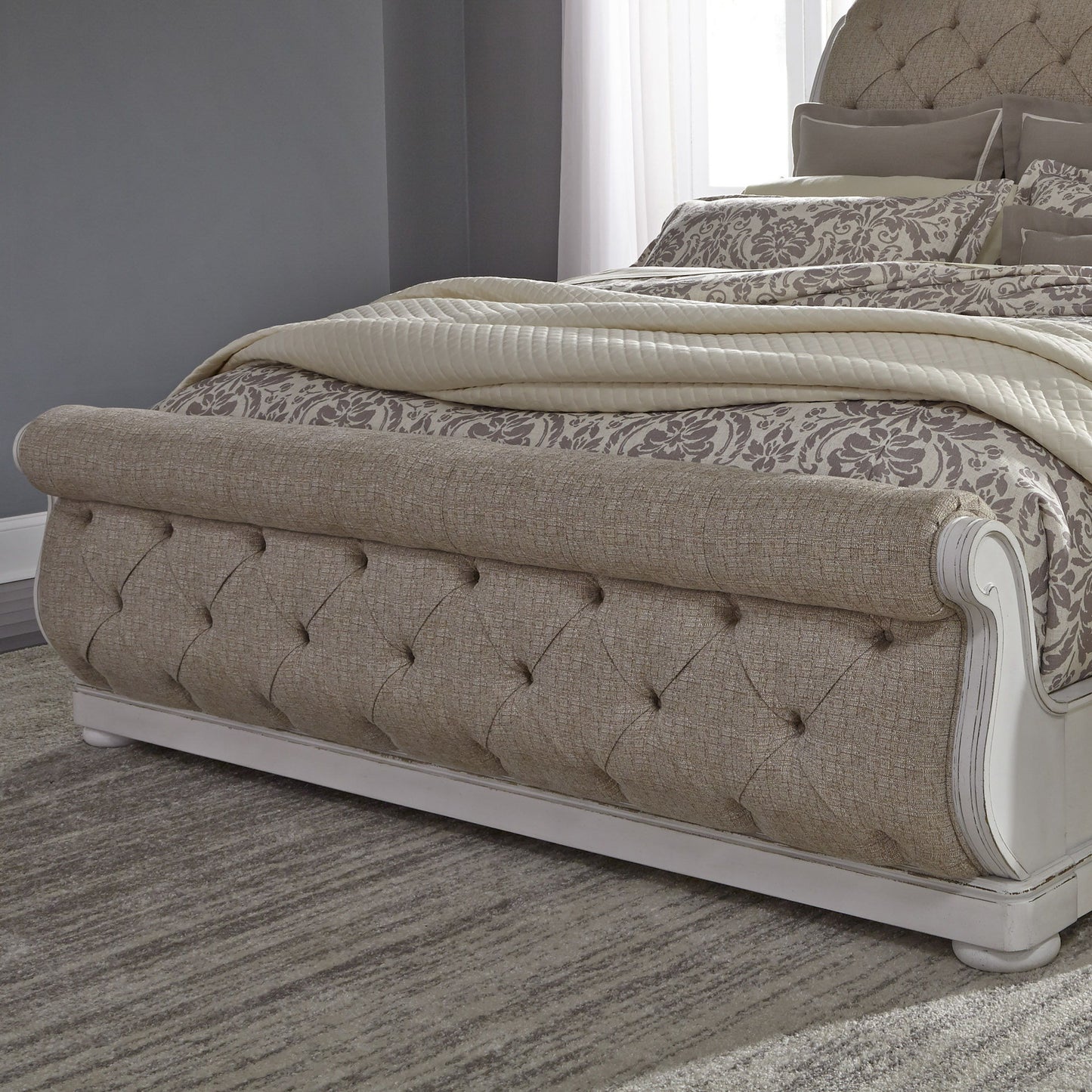 Abbey Park - King Upholstered Sleigh Bed - White