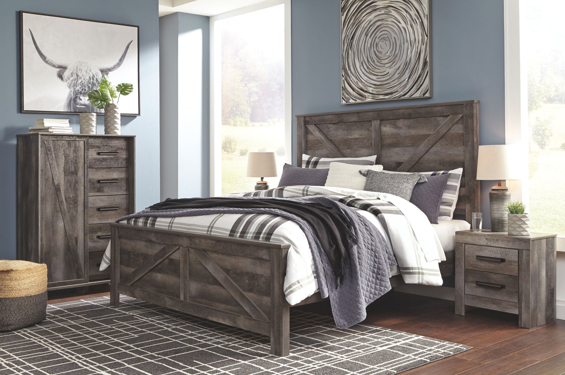 Wynnlow - Gray - King Crossbuck Panel Bed