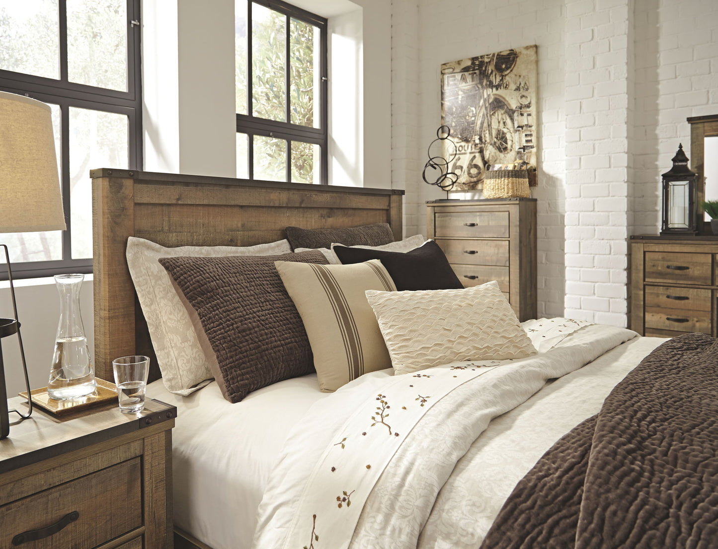 Trinell - Brown - Queen Panel Bed