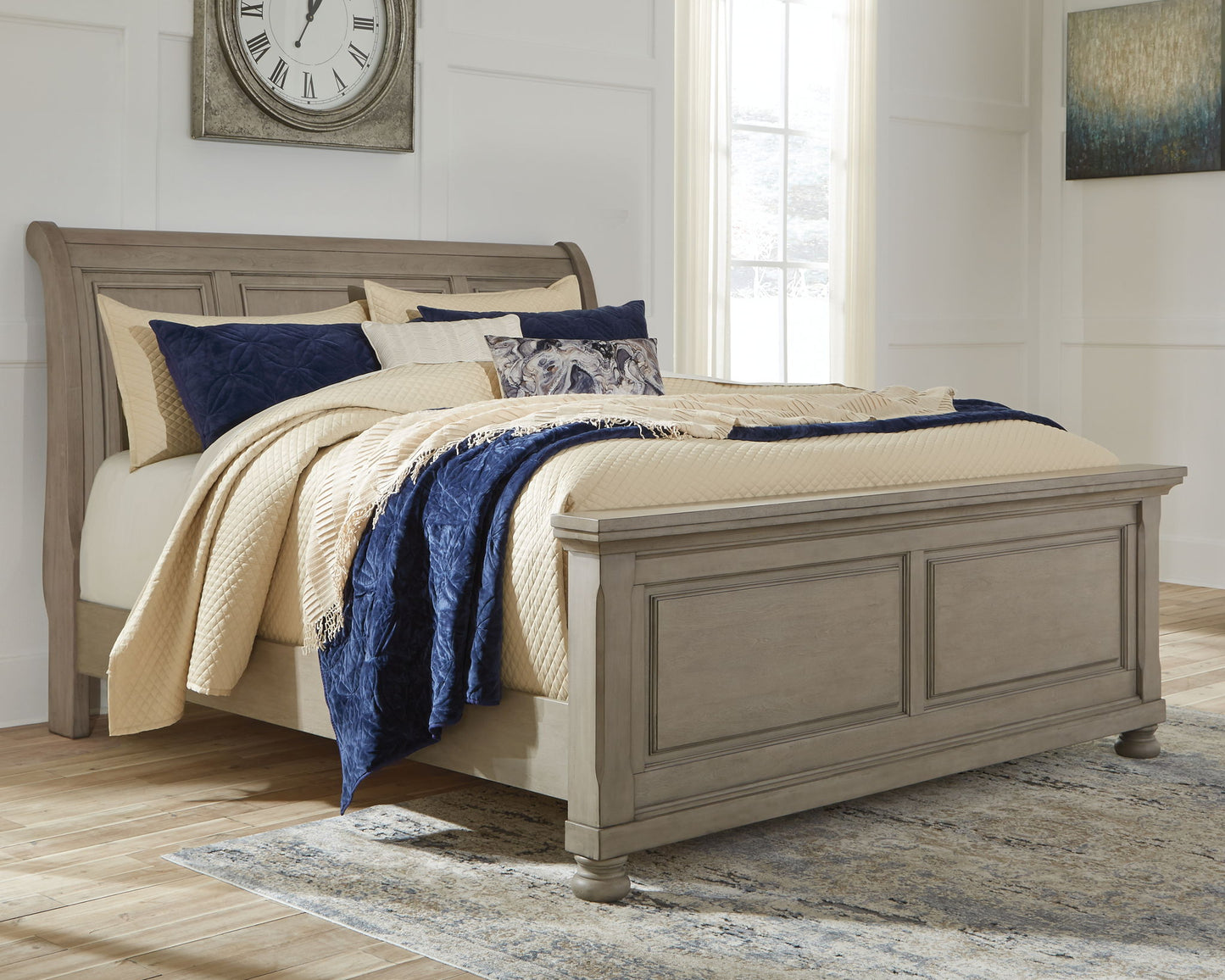 Lettner - Light Gray - King Sleigh Bed