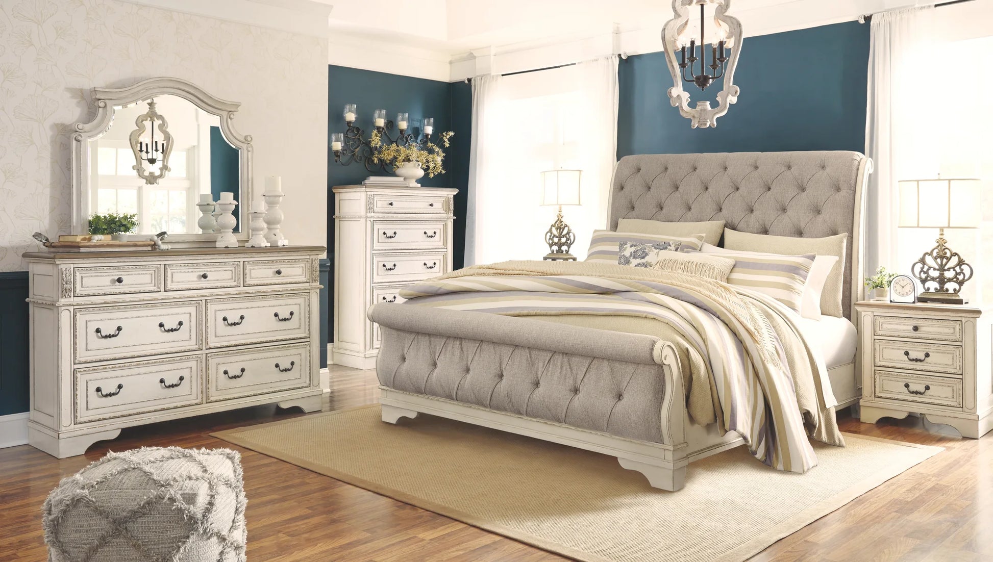 Realyn - Two-tone - King Upholstered Sleigh Bed 2