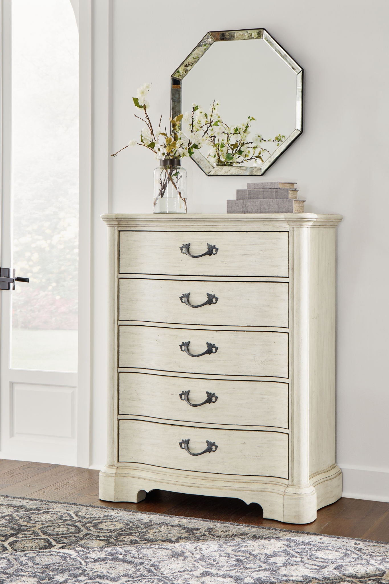 Arlendyne - Antique White - Five Drawer Chest