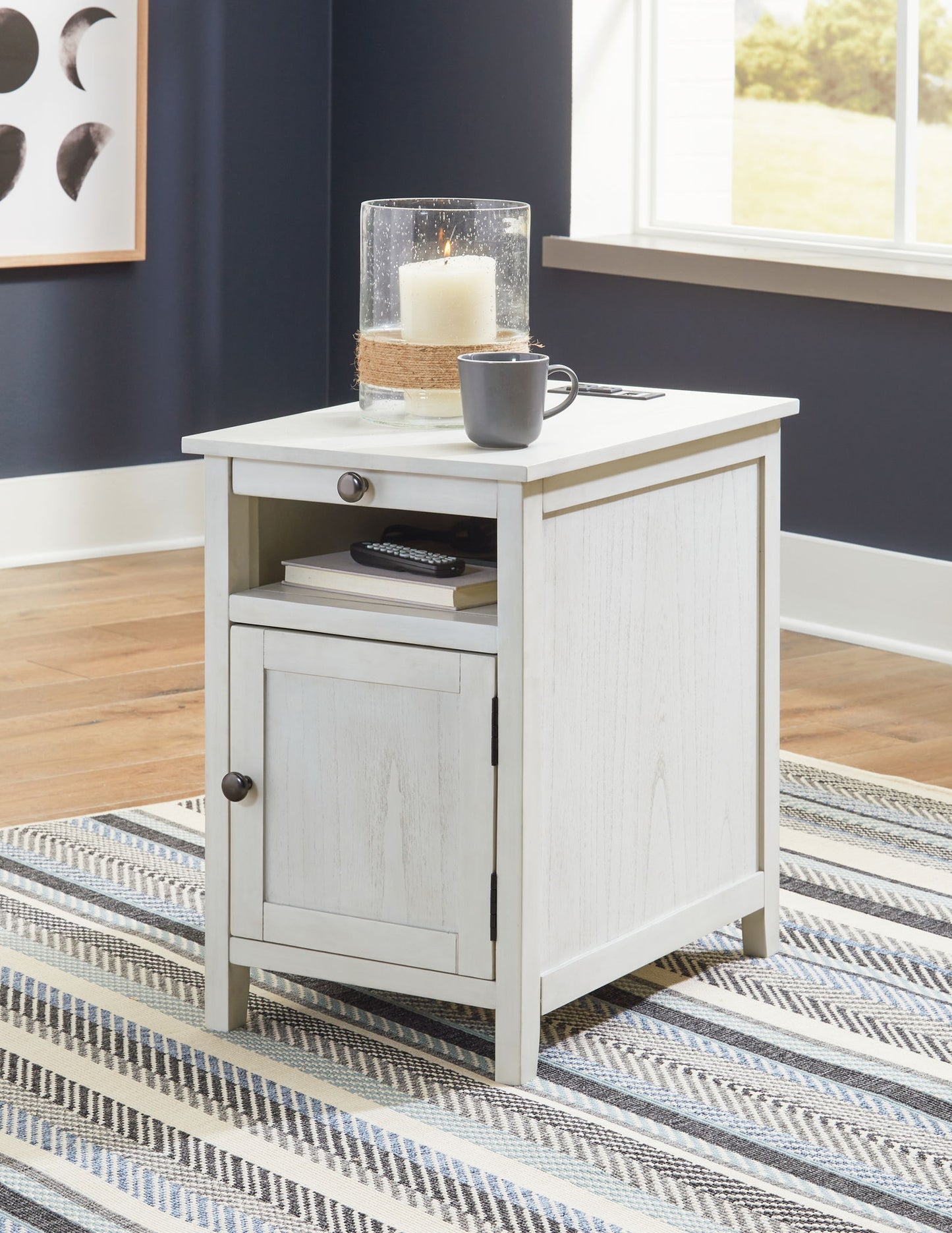 Treytown - Antique White - Chair Side End Table