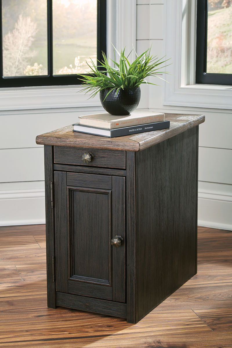 Tyler - Grayish Brown / Black - Chair Side End Table